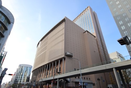 豊村ビル(神戸国際会館内郵便局)