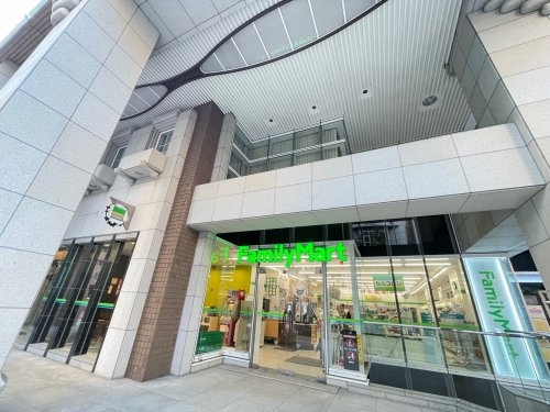 アーバンライフ神戸三宮ザ・タワー(ファミリーマート三宮京町店)