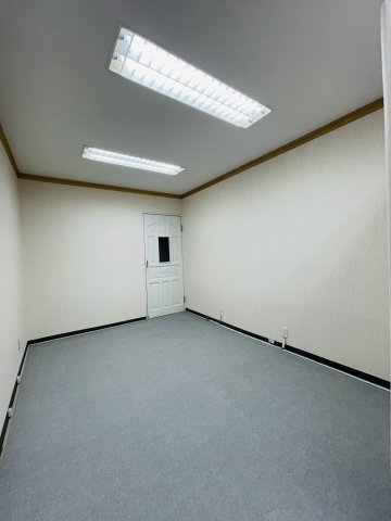シーコムビル