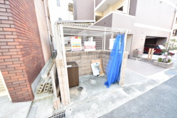 ネスト割塚