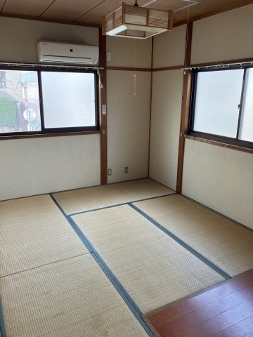 楠丘町貸家