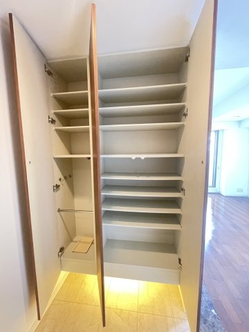 ワコーレ神戸元町アクシア