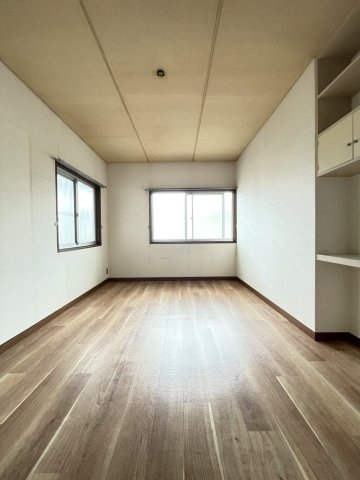 西山町4丁目戸建て