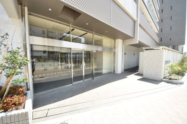 プレサンスジェネ新神戸ステーションフロント