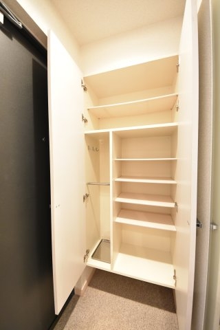 プレサンス三宮花時計前