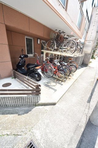 眺港苑