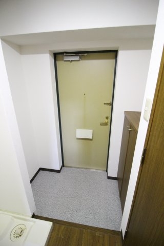 エスリード三宮第3(玄関)