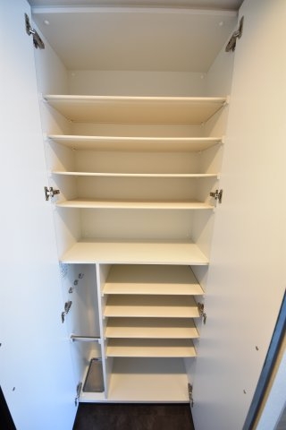 ララプレイスザ神戸シルフ