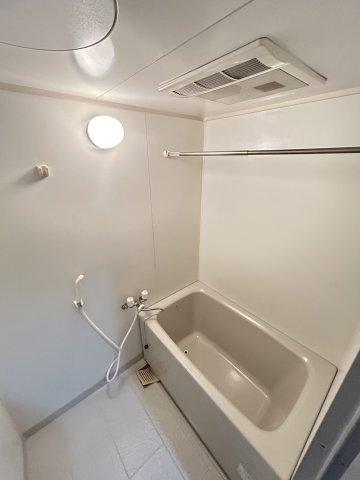 タカマツ神戸駅南通