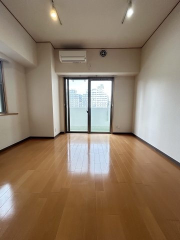 タカマツ神戸駅南通