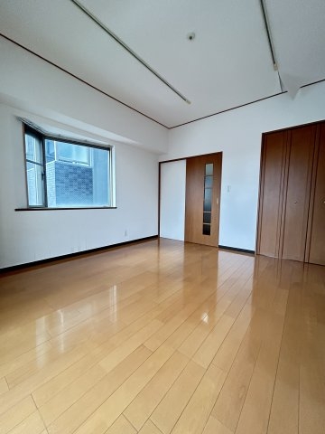 タカマツ神戸駅南通