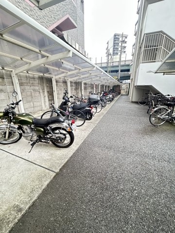 タカマツ神戸駅南通