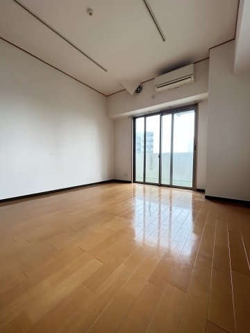 タカマツ神戸駅南通