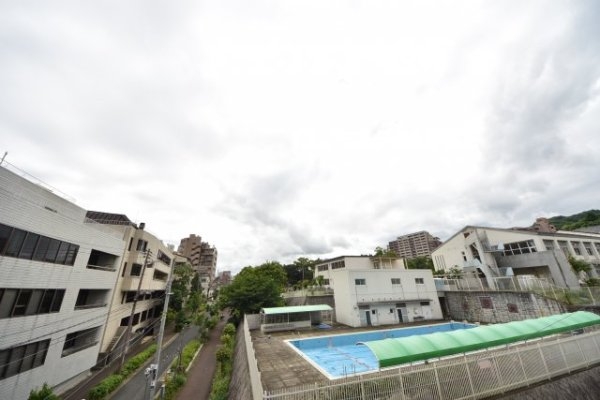 神戸市中央区中山手通４丁目のマンション