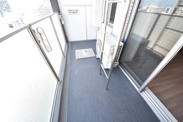 プレサンス三宮東フィール(バルコニー)