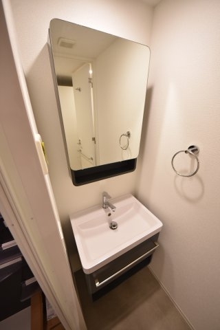 セレニテ神戸ミラクノール(洗面台・洗面所)