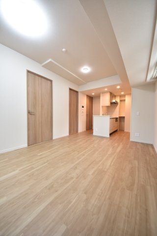 ワコーレザ・神戸旧居留地レジデンスタワー(リビング)