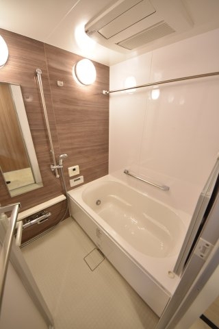 ワコーレザ・神戸旧居留地レジデンスタワー(バス)