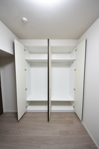 ワコーレザ・神戸旧居留地レジデンスタワー(収納)