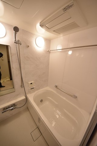 ワコーレザ・神戸旧居留地レジデンスタワー(バス)