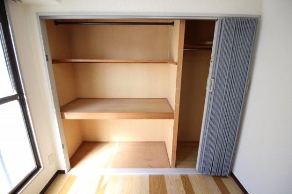 SANKOラフィーネ三宮(収納)