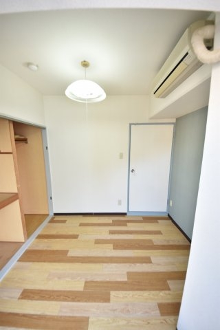 SANKOラフィーネ三宮(洋室)