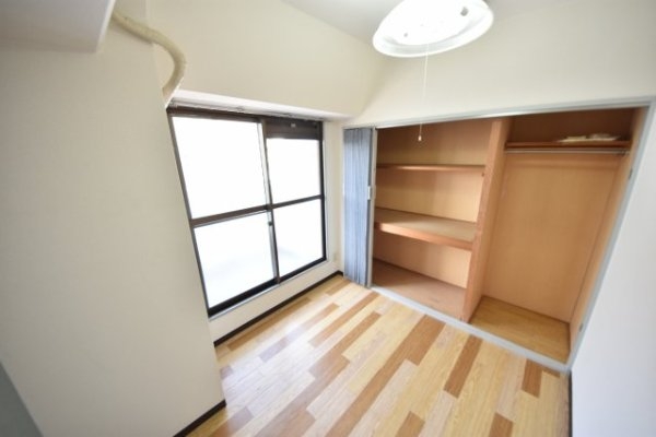 SANKOラフィーネ三宮(洋室)