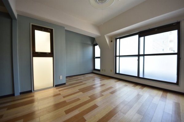 SANKOラフィーネ三宮(リビング)