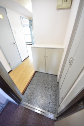 SANKOラフィーネ三宮(玄関)