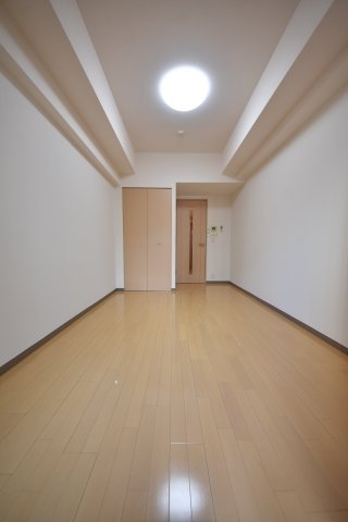 エステムコート神戸ハーバーランド前4ベイライト