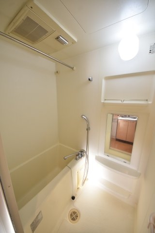 エステムコート神戸ハーバーランド前4ベイライト