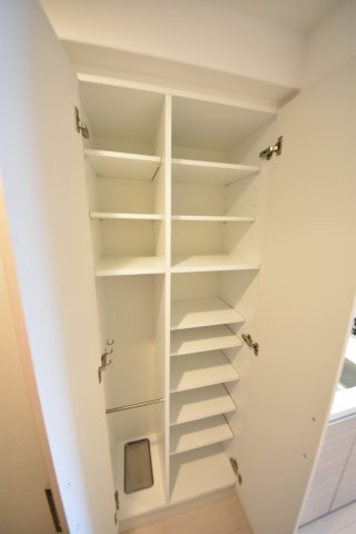 神戸市中央区琴ノ緒町1丁目のマンション(収納)