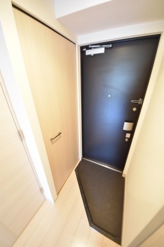 神戸市中央区琴ノ緒町1丁目のマンション(玄関)