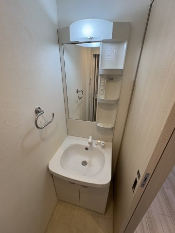 ワールドアイ神戸湊町