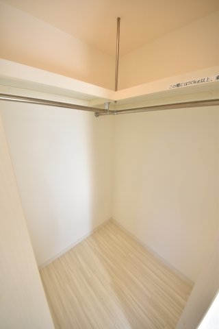 ラ・ウェゾン湊川公園