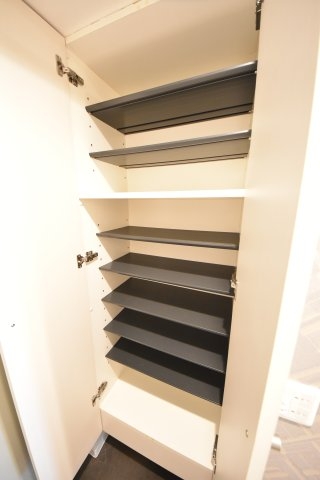 ラ・ウェゾン湊川公園