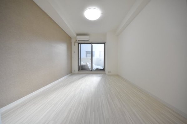 ラ・ウェゾン湊川公園