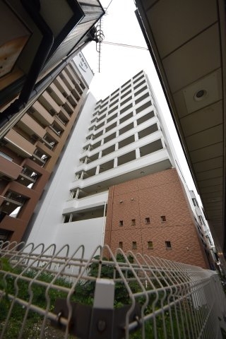 ラ・ウェゾン湊川公園