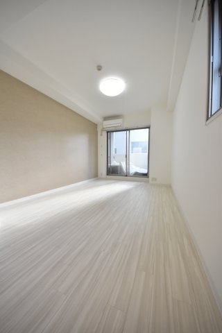 ラ・ウェゾン湊川公園