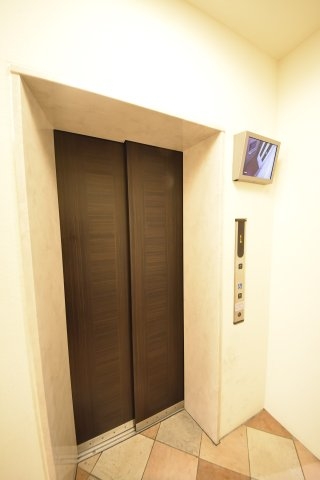 ラ・ウェゾン湊川公園