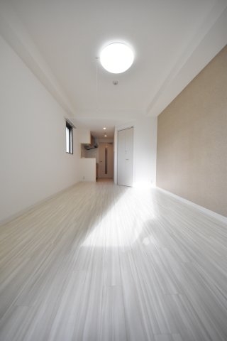 ラ・ウェゾン湊川公園