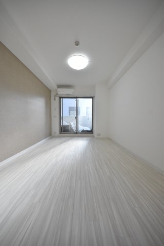 ラ・ウェゾン湊川公園