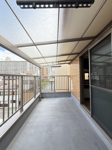 呉ビル(バルコニー)