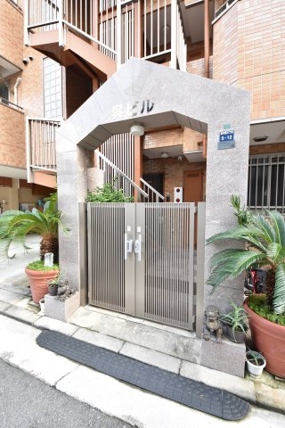 呉ビル(エントランス)