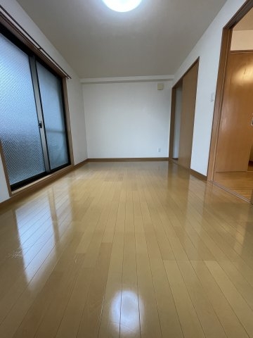 レガーロ三宮(洋室)