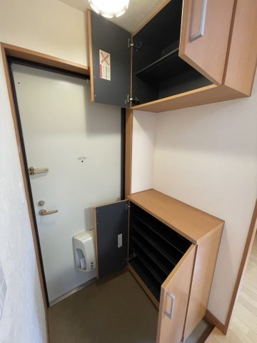 レガーロ三宮(玄関)