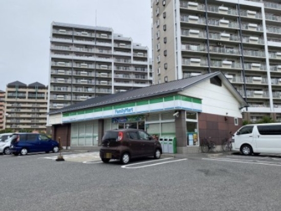 神戸市東灘区御影塚町３丁目のマンション(ファミリーマート新在家南町一丁目店)