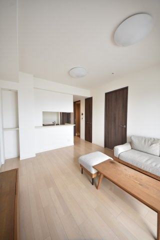 ヌーヴェルワイズ灘駅前