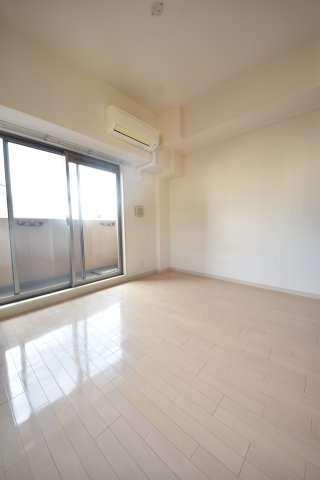 ライジングコート三宮マリーナシティ