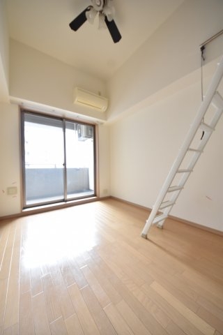 エステムコート三宮駅前ラドゥー